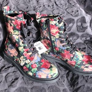NWT🔥 Mossimo Combat style boot. US WM. 8.5